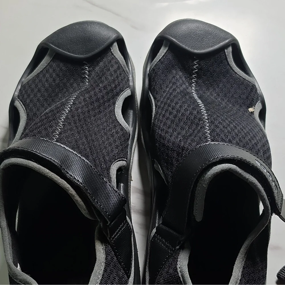 Crocs Men's Water Shoes Black Slip-On US Size 10 Medium Water Sports